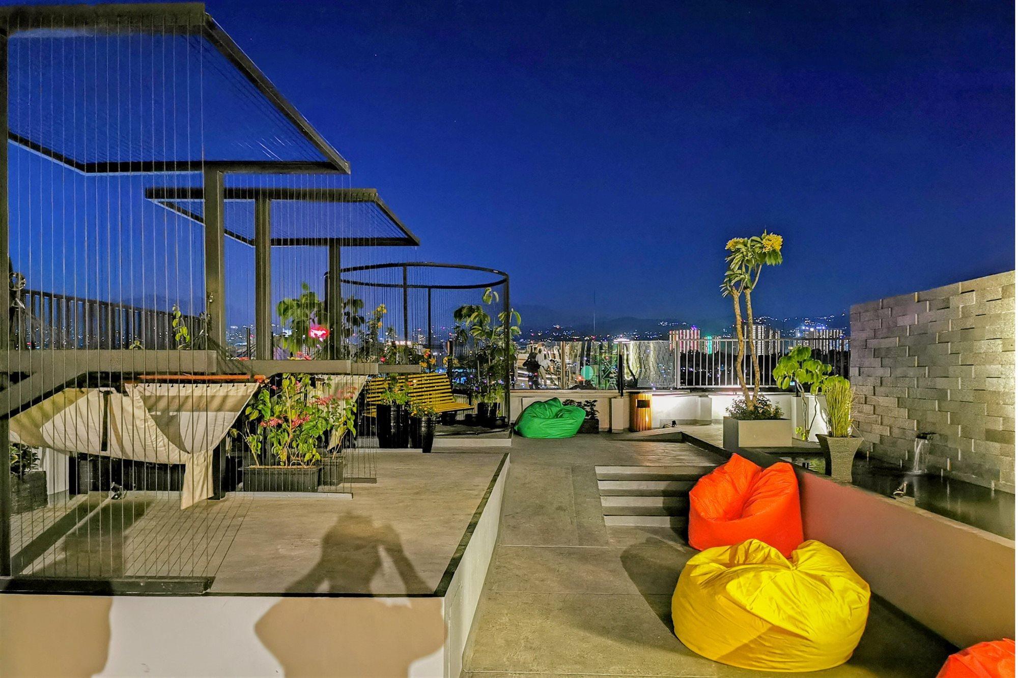 Zest Sukajadi Bandung By Swiss-Belhotel International Екстериор снимка