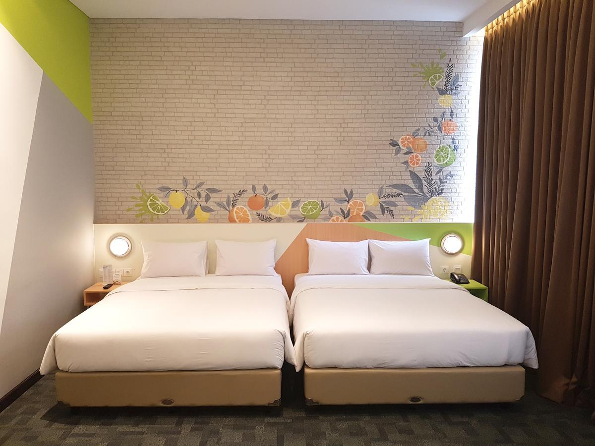 Zest Sukajadi Bandung By Swiss-Belhotel International Екстериор снимка