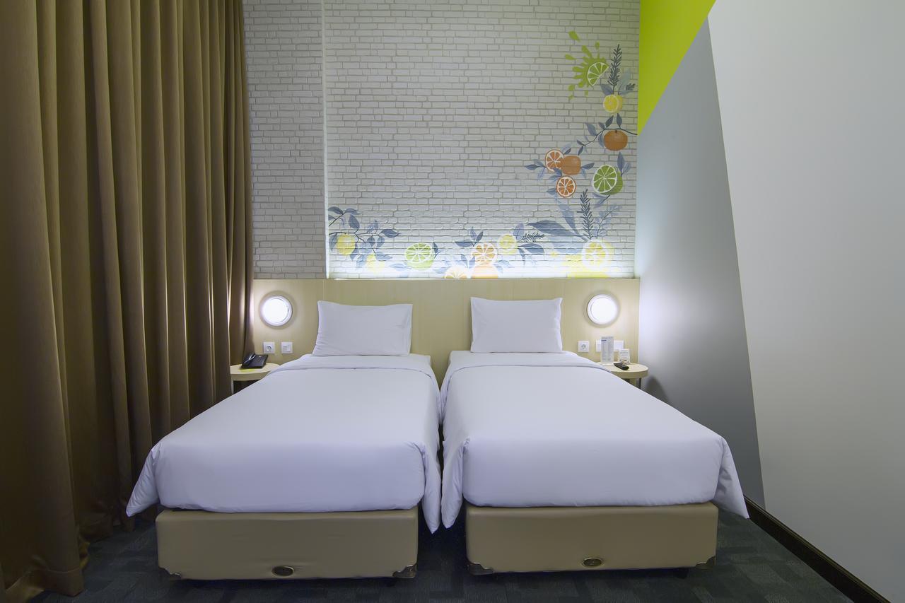 Zest Sukajadi Bandung By Swiss-Belhotel International Екстериор снимка